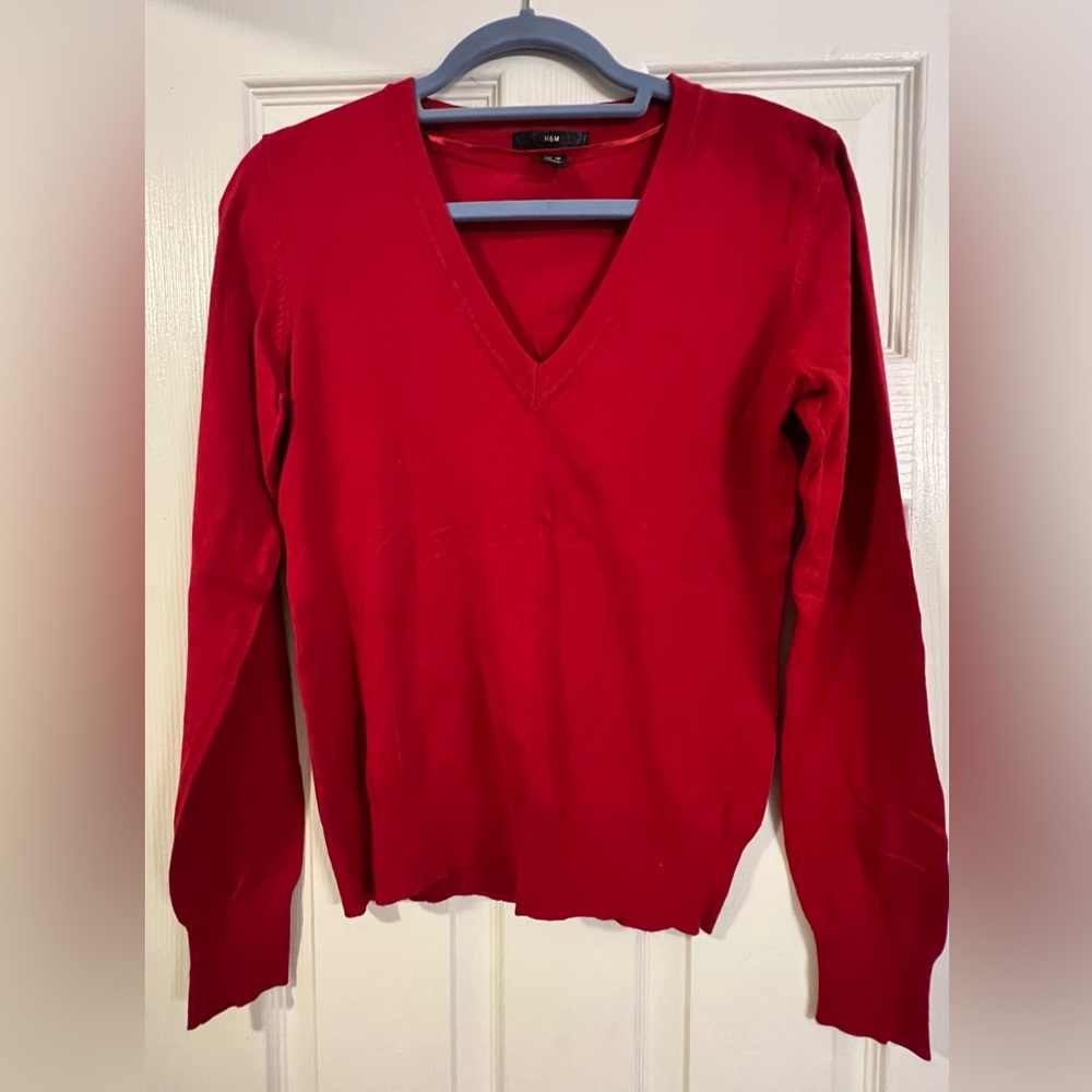 H&M Red V-Neck Sweater Size 10